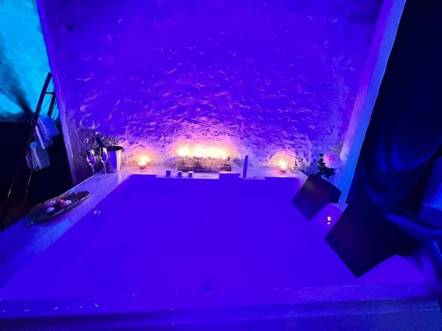 Suite Romance - Jacuzzi Moret-sur-Loing Ngoại thất bức ảnh