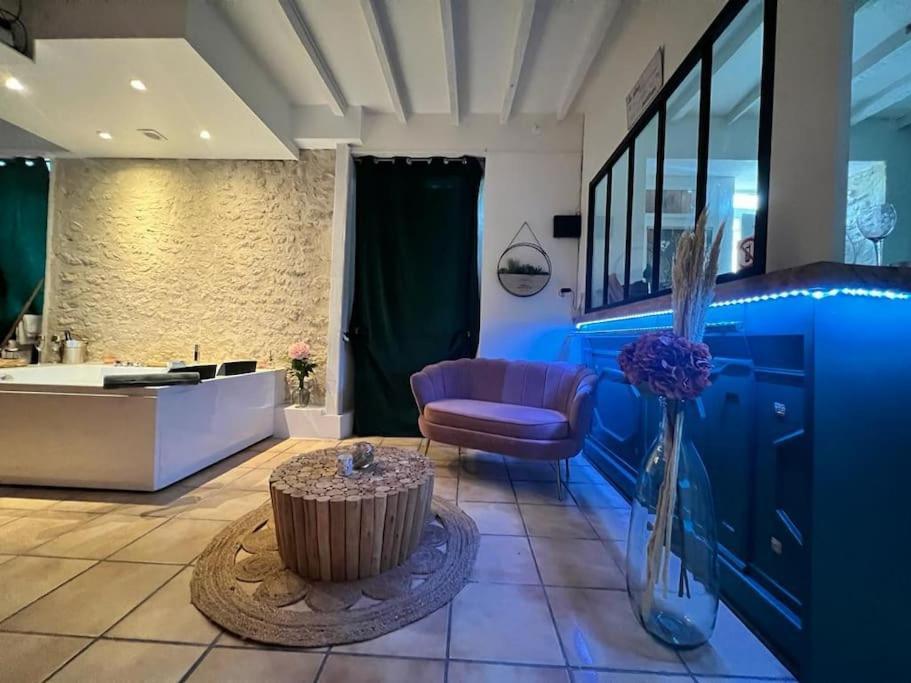 Suite Romance - Jacuzzi Moret-sur-Loing Ngoại thất bức ảnh
