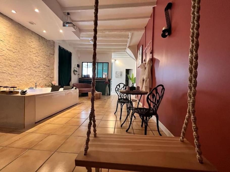 Suite Romance - Jacuzzi Moret-sur-Loing Ngoại thất bức ảnh