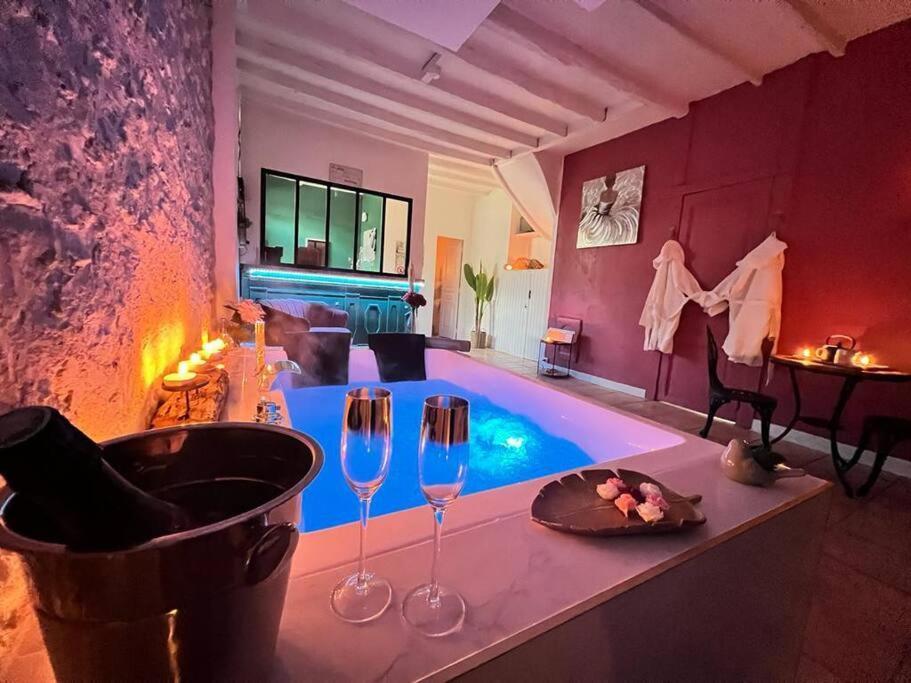 Suite Romance - Jacuzzi Moret-sur-Loing Ngoại thất bức ảnh